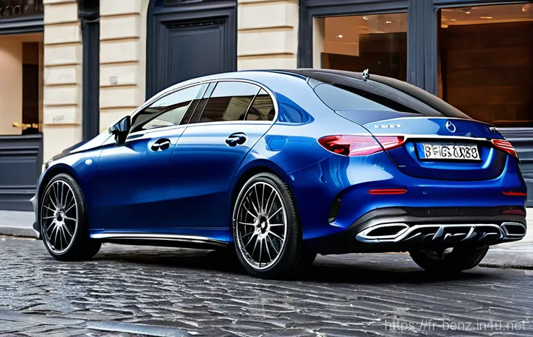 벤츠 A클래스 해치백 장단점 - **"L'Étoile Scintillante" - Dynamic Exterior in a Parisian Setting**
    "A sleek and sporty Mercede...